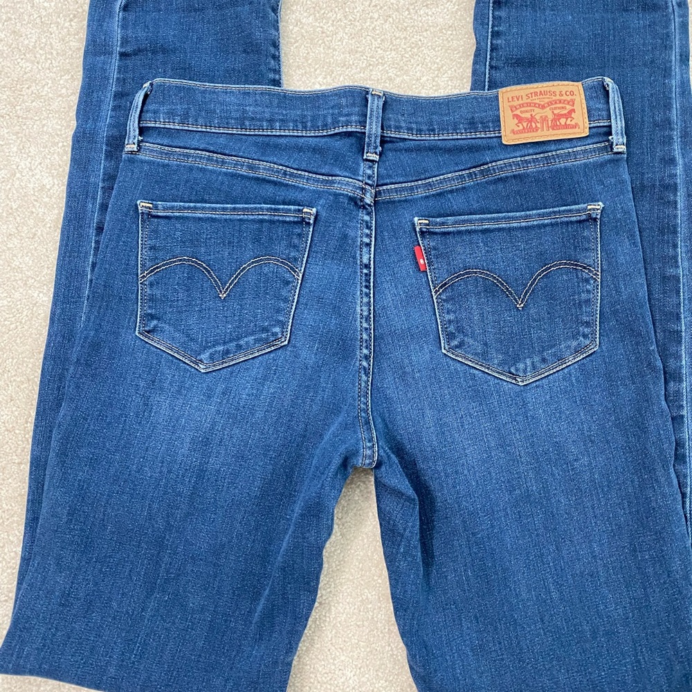 Women's Levi's straight leg denim